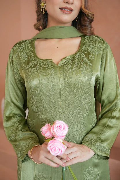 Gulnaar chikankari 3 pc set in (green.)