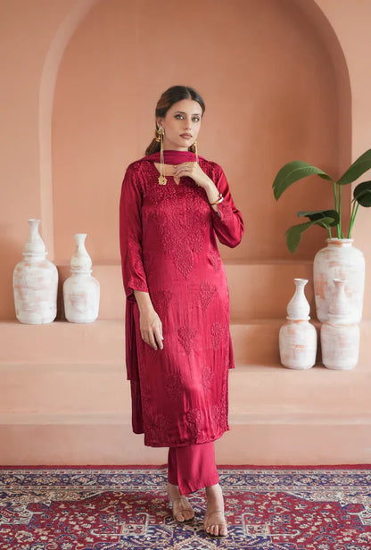 Gulnaar chinon chikankari 3 pc set in (Maroon)