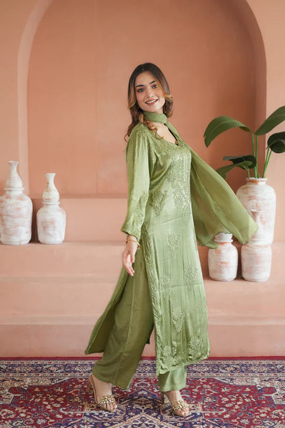 Gulnaar chikankari 3 pc set in (green.)