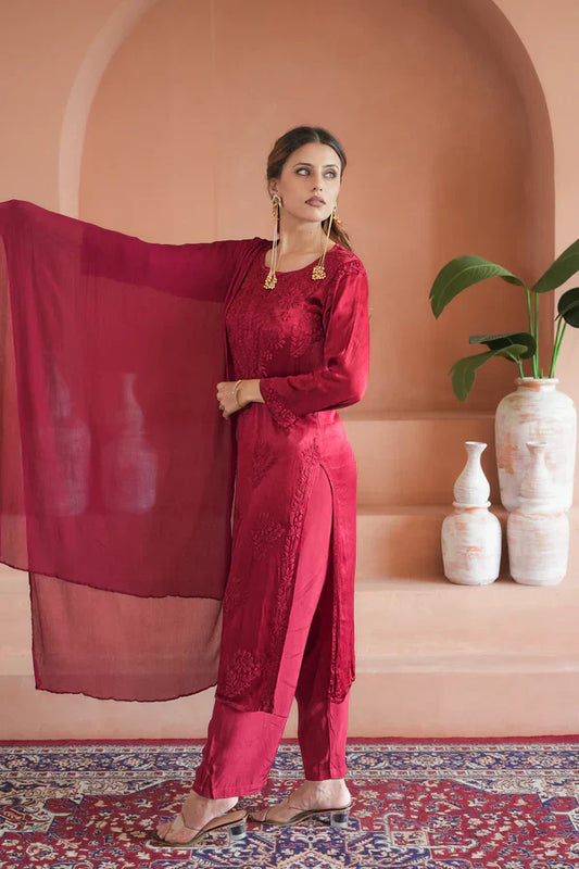 Gulnaar chinon chikankari 3 pc set in (Maroon)