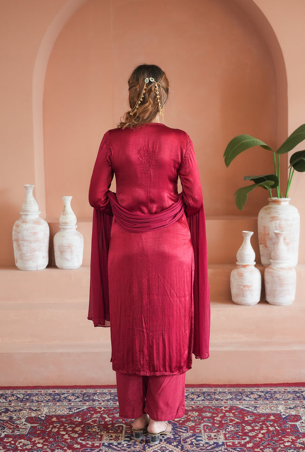 Gulnaar chinon chikankari 3 pc set in (Maroon)