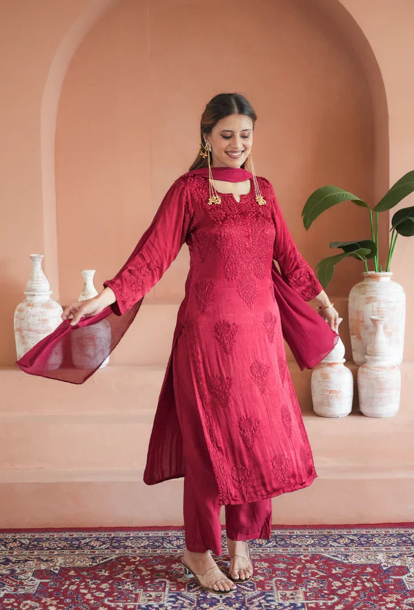 Gulnaar chinon chikankari 3 pc set in (Maroon)