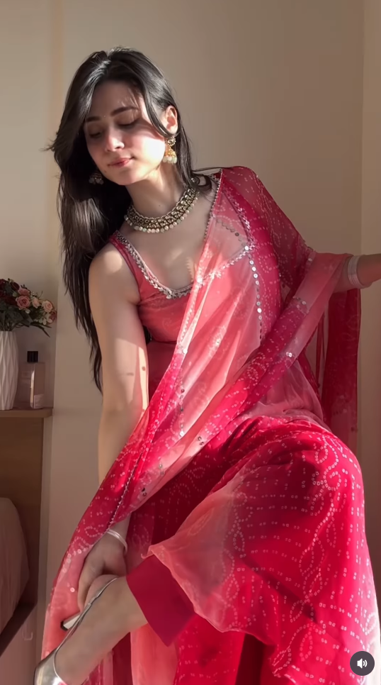 Menaka Suit Set