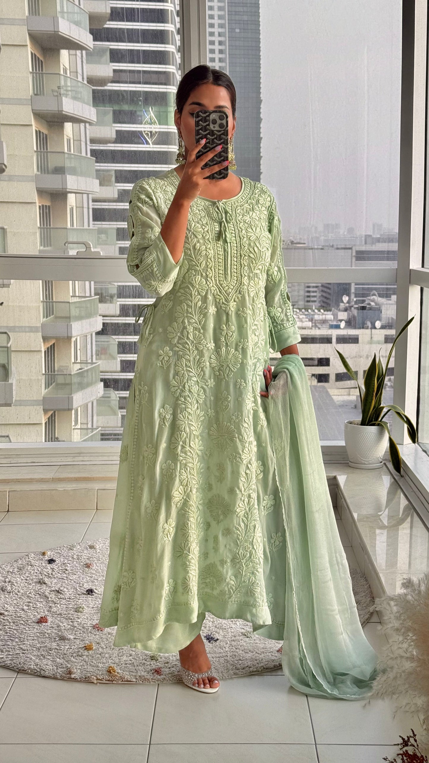 Moti Sitara - Crepe Suit (Pista)